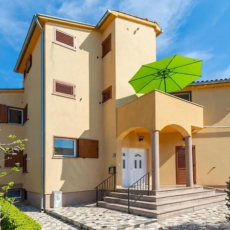 Stunning In With Wifi Apartment *